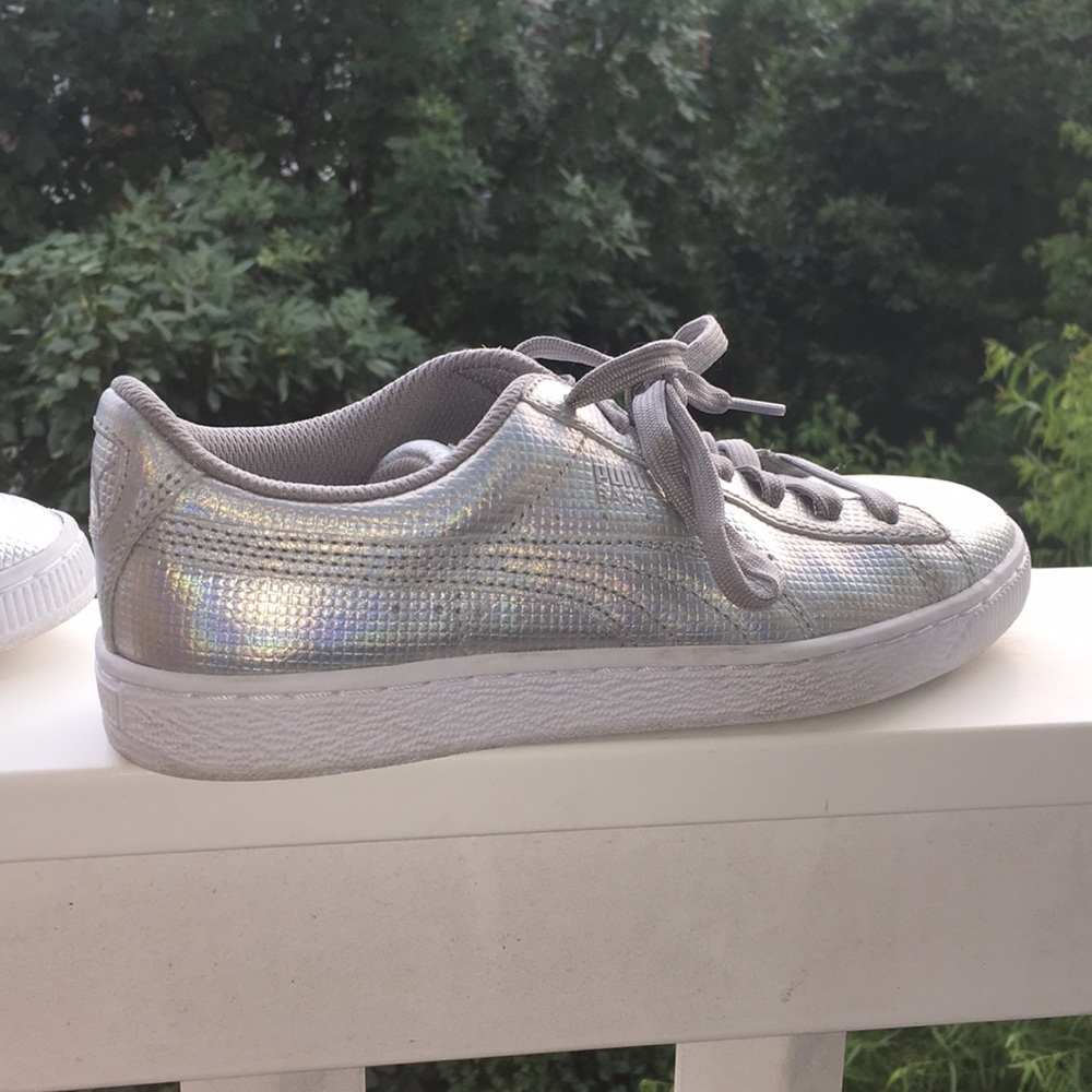 Holographic Silver Puma Baskets!